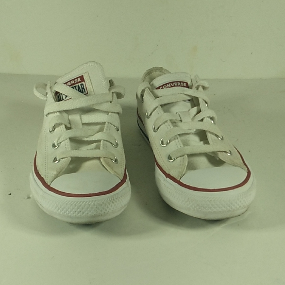 Converse Allstars Kids White Sneakers Size 2 Low Top Unisex.